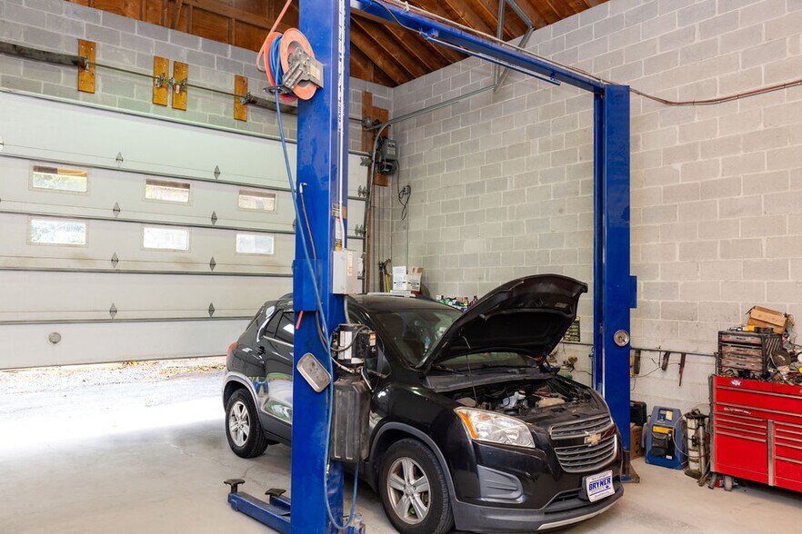 More Photos Of 8257 Frankford Ave, Philadelphia Auto Repair For Sale