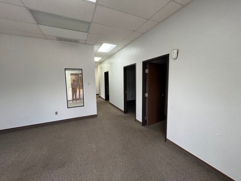 More Photos Of 8213 Glade Ave, Oklahoma City Warehouse For Lease