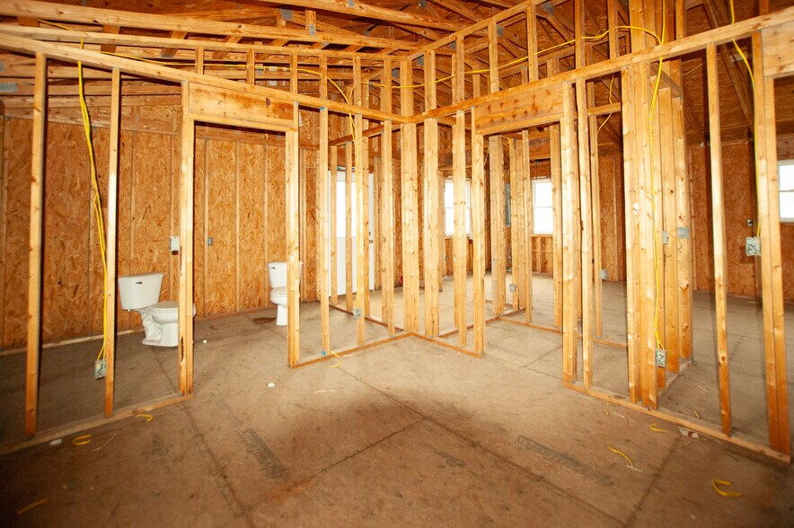 More Photos Of 420 Cherohala Skyway, Tellico Plains General Retail For Sale
