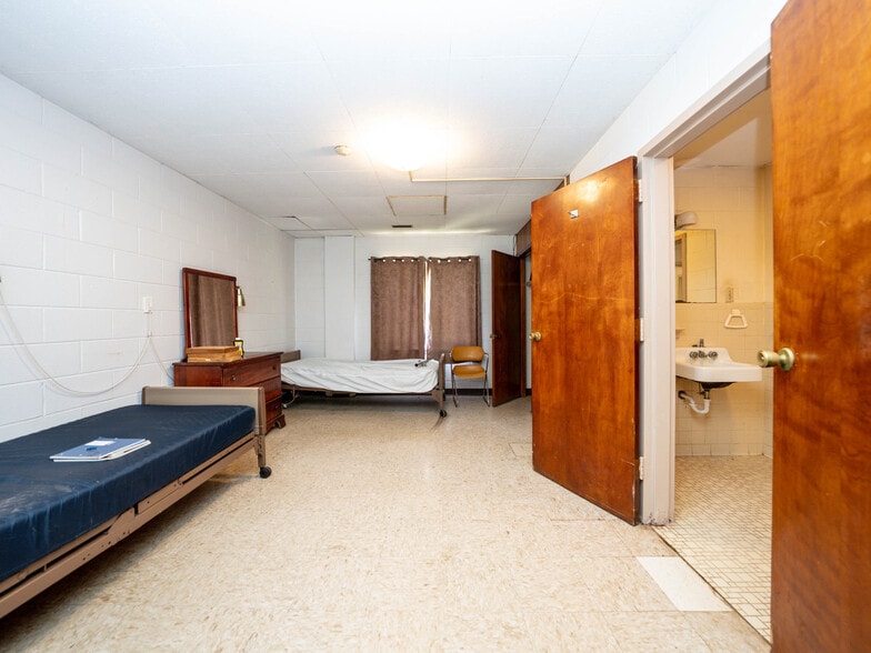 More Photos Of 84 Chestnut Park Dr, Waynesville Healthcare For Sale