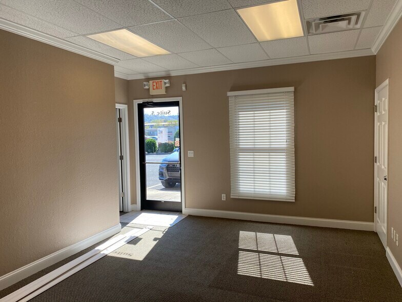 More Photos Of 127 Bob Fitz Rd, Gray Medical For Lease