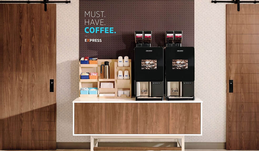 More Photos Of 13330 Cicero Ave, Crestwood Hotel For Sale