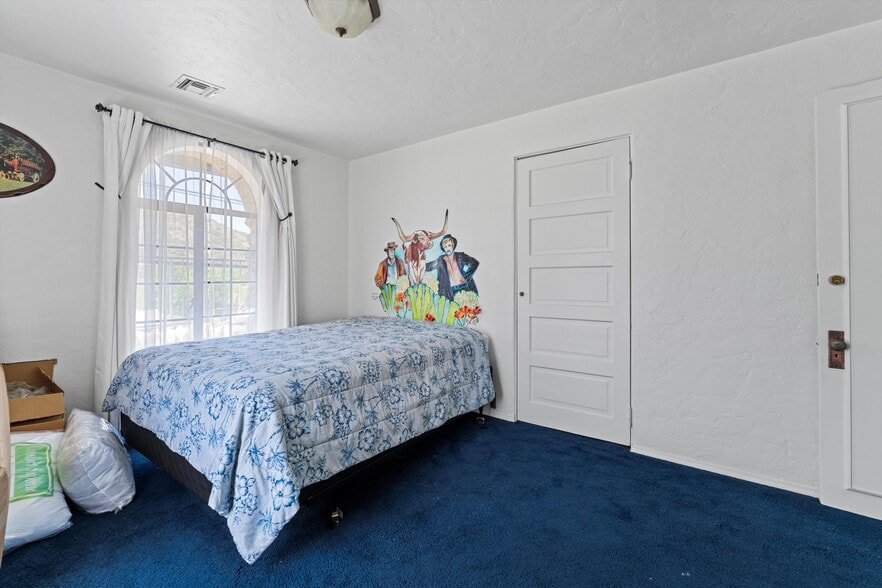 More Photos Of 17539 Elizabeth Lake Rd, Lake Hughes Hotel For Sale