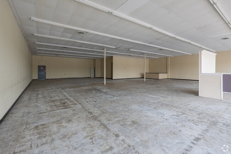 More Photos Of 8101-8155 Camp Bowie West Blvd, Fort Worth General Retail For Lease