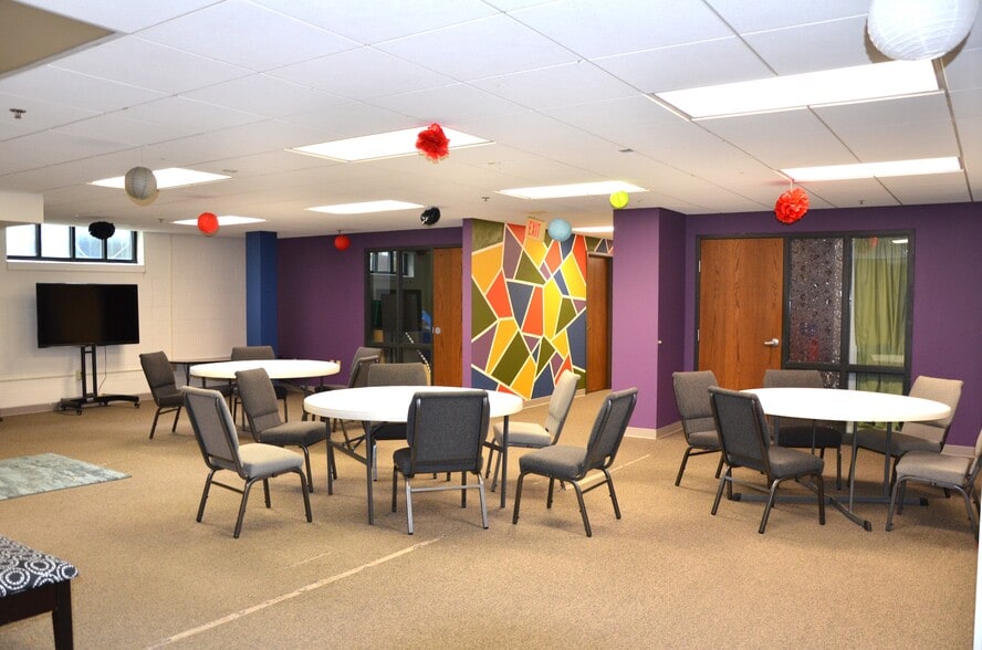 More Photos Of 2100 1st Ave NE, Cedar Rapids Religious Facility For Sale
