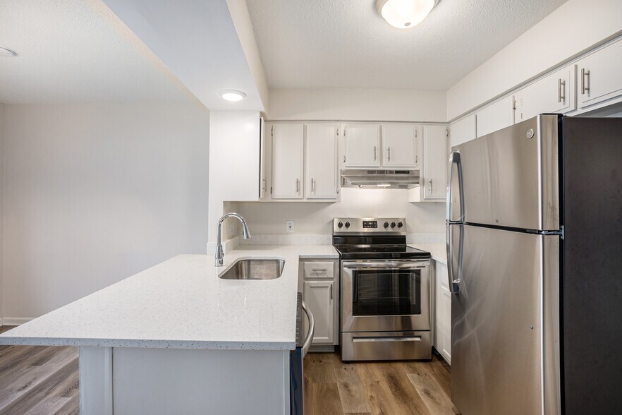 More Photos Of 8831-8837 Glenwood Ct, Overland Park Apartments For Sale