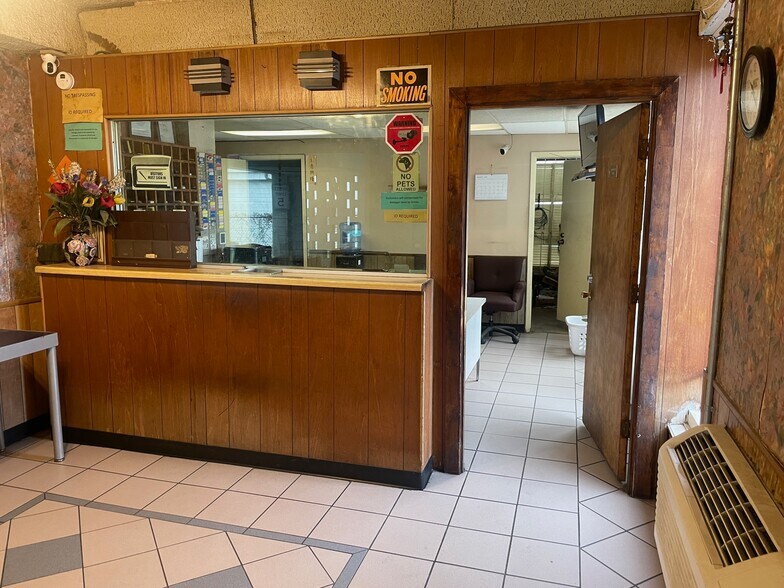 More Photos Of 711 Pasadena Fwy, Pasadena Hotel For Sale