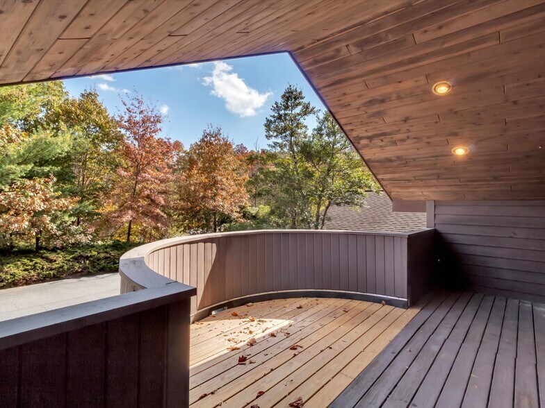 More Photos Of 540 Hospital Dr, Clyde Healthcare For Sale