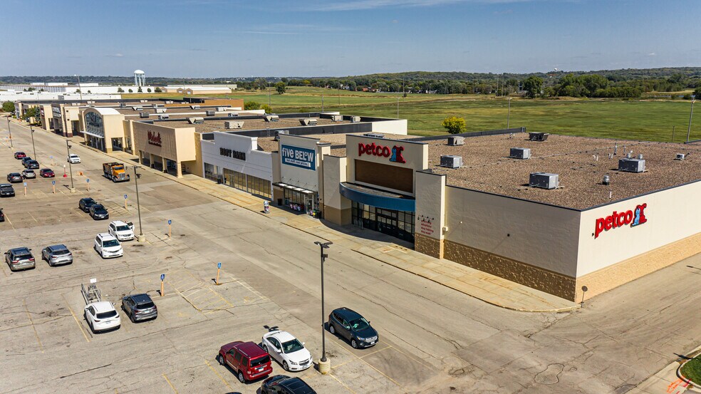 More Photos Of 221 28th St SE, Rochester Unknown For Lease