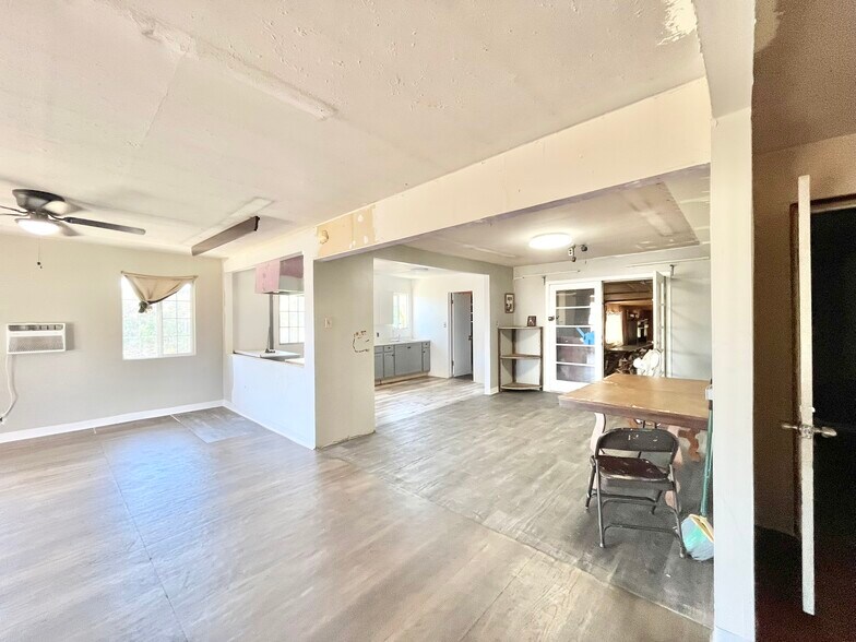 More Photos Of 2513 Connie Dr, Sacramento Freestanding For Sale