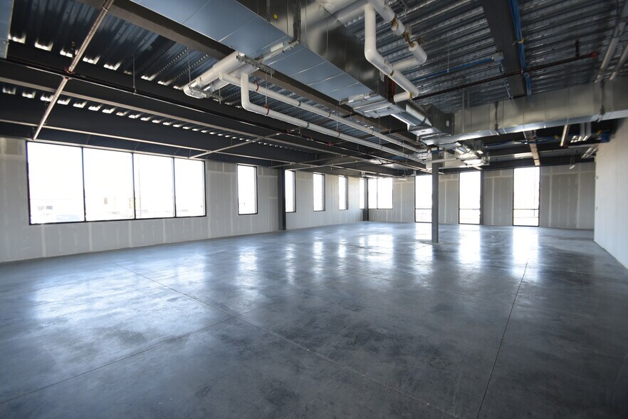 More Photos Of 5651 38th St S, Fargo Office For Lease