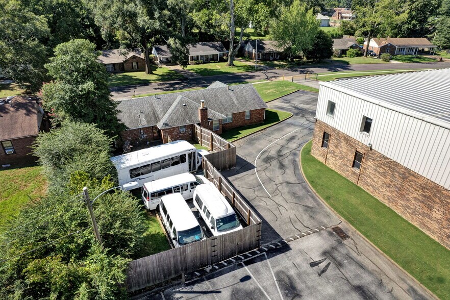 More Photos Of 3232 Covington Pike, Memphis Religious Facility For Sale