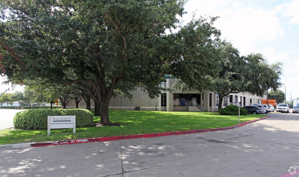 More Photos Of 7240 Brittmoore Rd, Houston Unknown For Lease