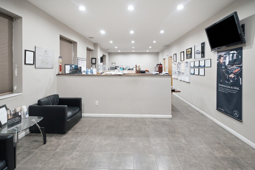 More Photos Of 315 Ralph Ave, Copiague Warehouse For Sale