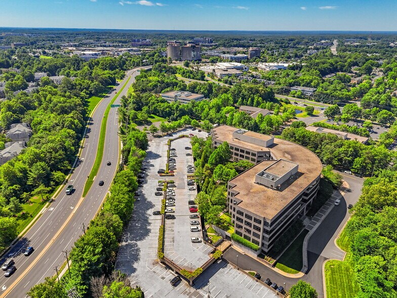 More Photos Of 3975 Fair Ridge Dr, Fairfax Office For Sale