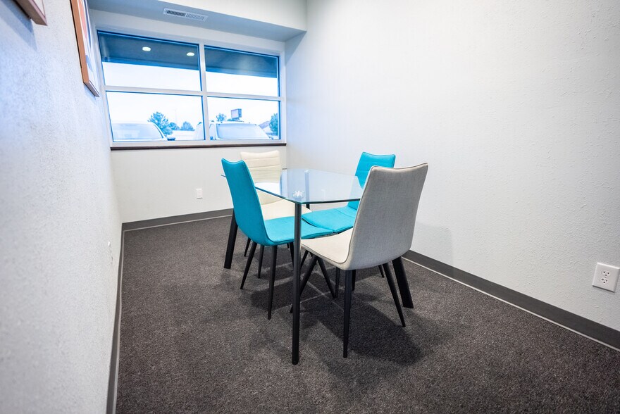 More Photos Of 2708 E Fountain Blvd, Colorado Springs Freestanding For Sale