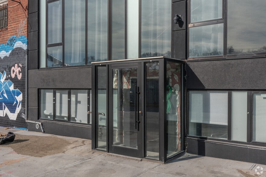 More Photos Of 101 Bogart St, Brooklyn Hotel For Lease