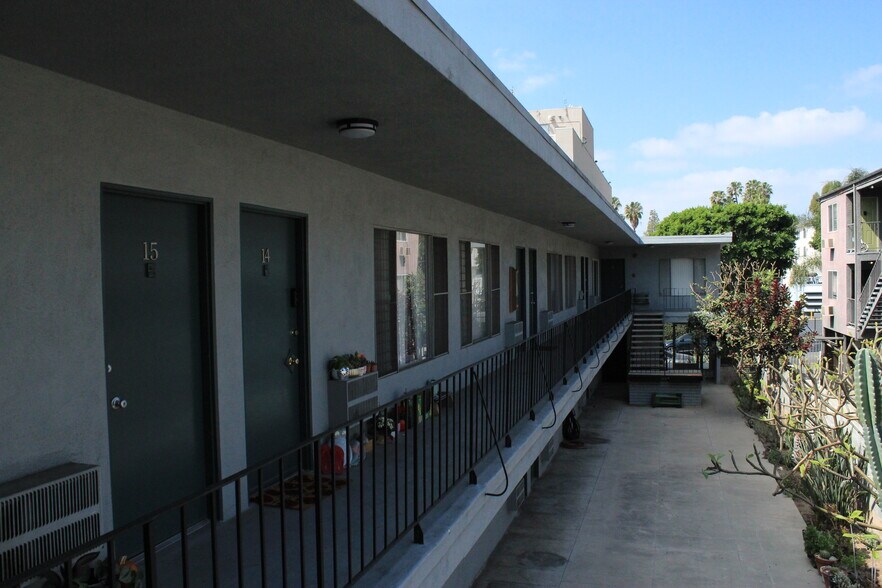 More Photos Of 942 S Burlington Ave, Los Angeles Apartments For Sale