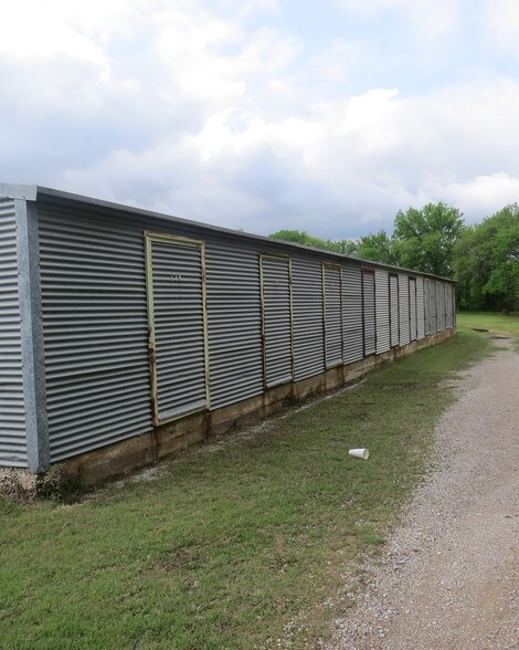 More Photos Of 3336 S Commerce St, Ardmore Self Storage For Sale