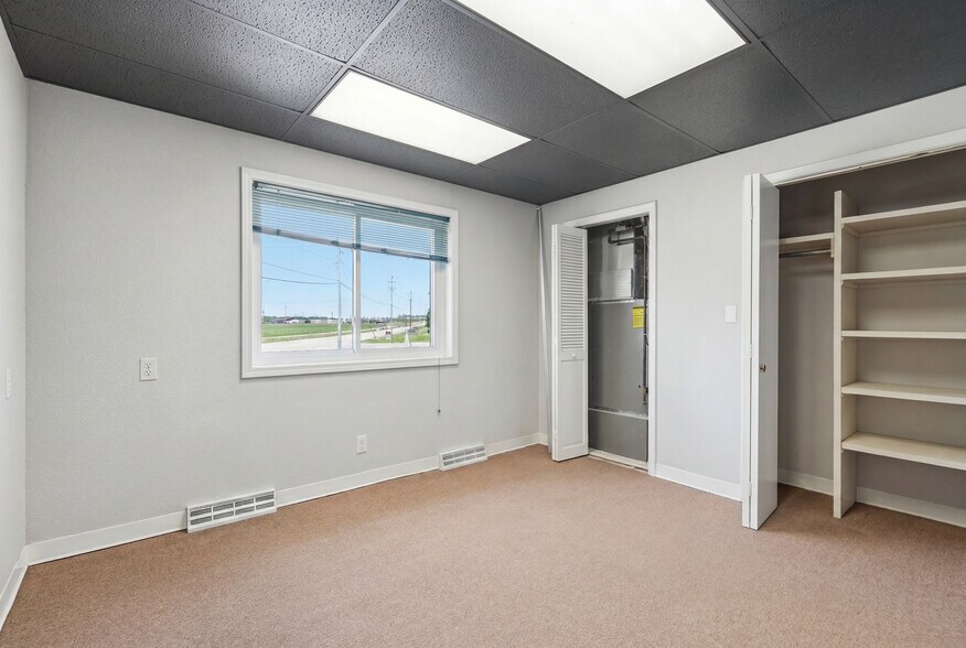 More Photos Of 301 Old Dubuque Rd, Anamosa Warehouse For Lease