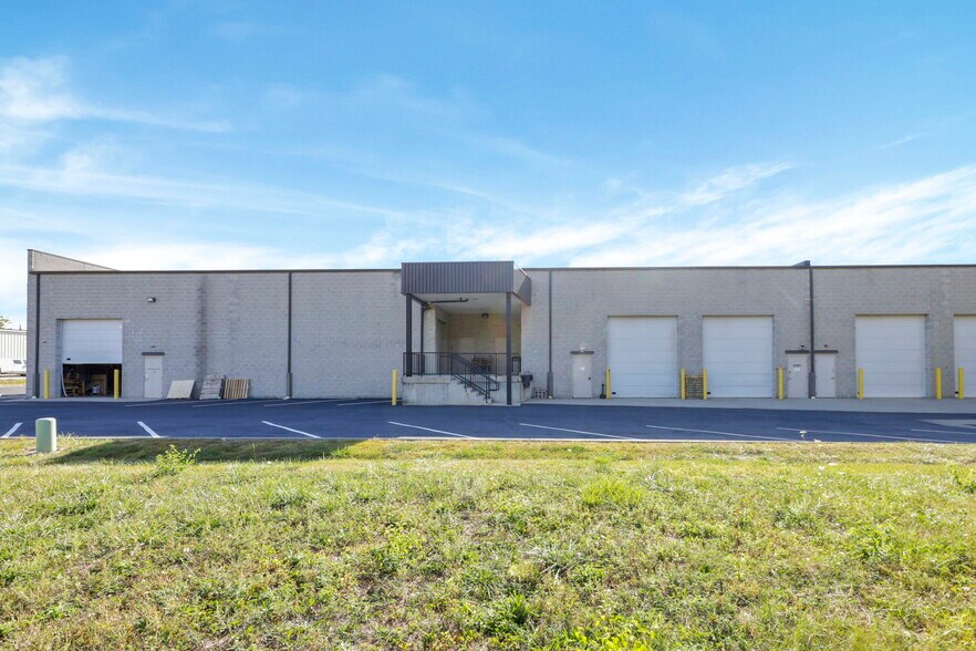 More Photos Of 6361 Nicholas Dr, Columbus Research And Development For Lease