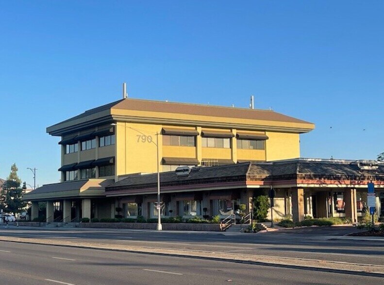 Primary Photo Of 770-790 W Shaw Ave, Fresno Office For Lease