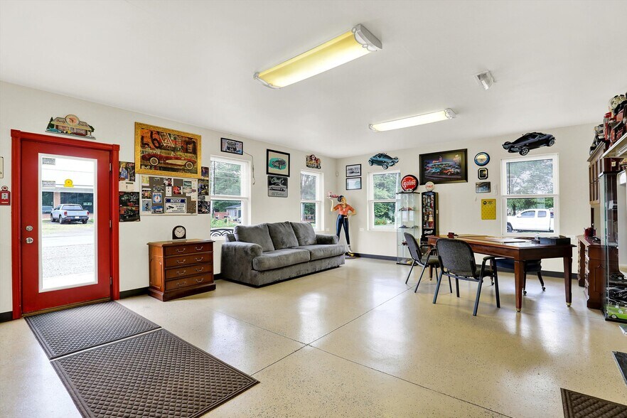 More Photos Of 308 N Morrison St, Morristown Industrial For Sale