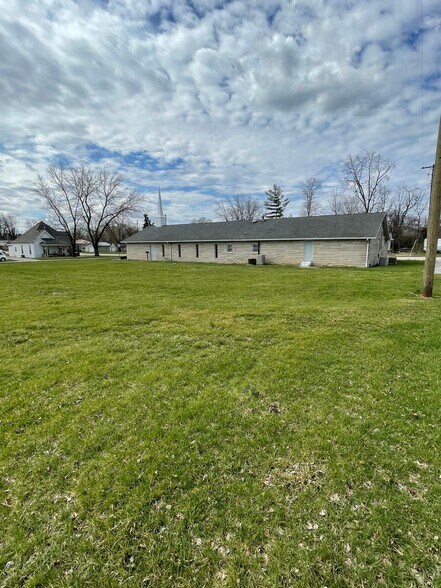 More Photos Of 319 W Frank St, Mitchell Specialty For Sale