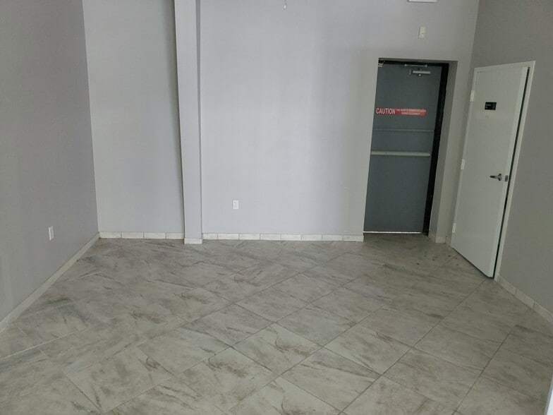 More Photos Of 6005 Fairmont Pky, Pasadena Unknown For Lease