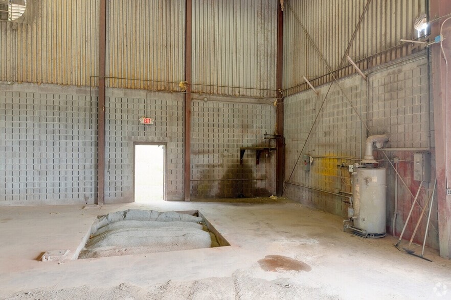 More Photos Of 735 Wangum Rd, Victor Warehouse For Sale