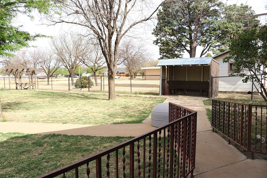 More Photos Of 202 W 3rd St, Hale Center Skilled Nursing Facility For Sale