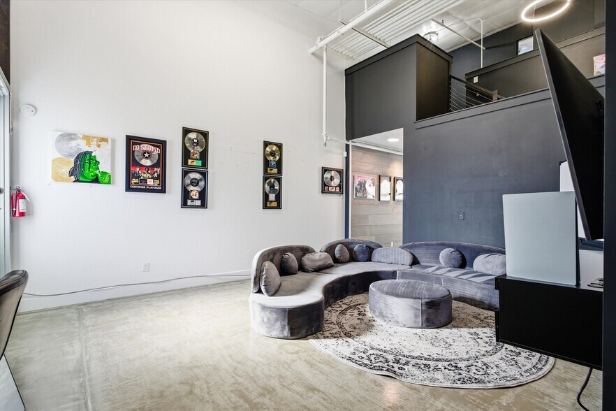 More Photos Of 370 Herron Dr, Nashville Loft Creative Space For Sale