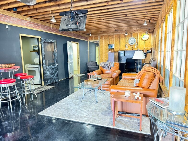 More Photos Of 2285 Reneau Rd, Oneonta Contractor Storage Yard For Sale