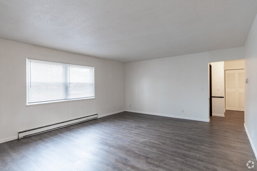 More Photos Of 725 Washington St, Monroe Apartments For Sale
