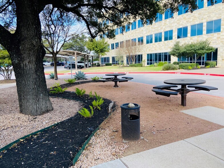 More Photos Of 12515 Research Blvd, Austin Unknown For Lease