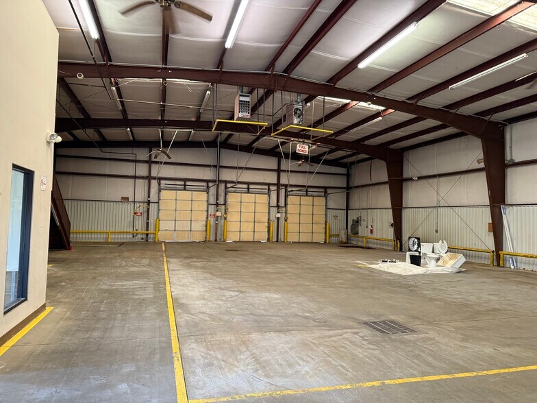 More Photos Of 4411 W Chestnut Expy, Springfield Manufacturing For Lease
