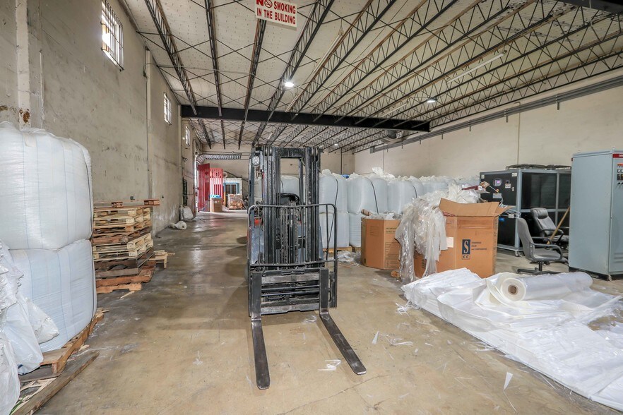More Photos Of 14935 NW 27th Ave, Opa Locka Warehouse For Lease