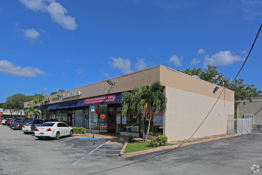 More Photos Of 357-379 NE 167th St, Miami Storefront For Lease