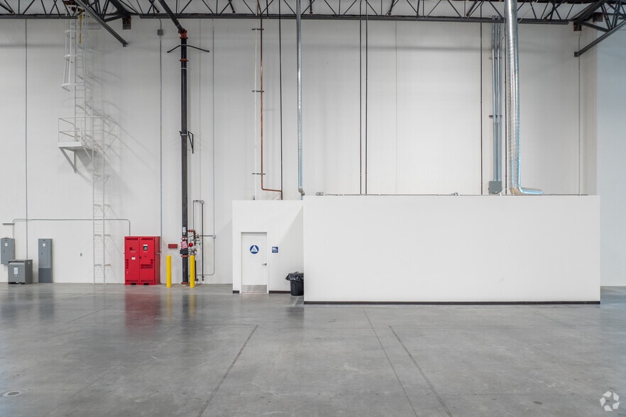 More Photos Of 19972 Patterson Ave, Perris Distribution For Sale