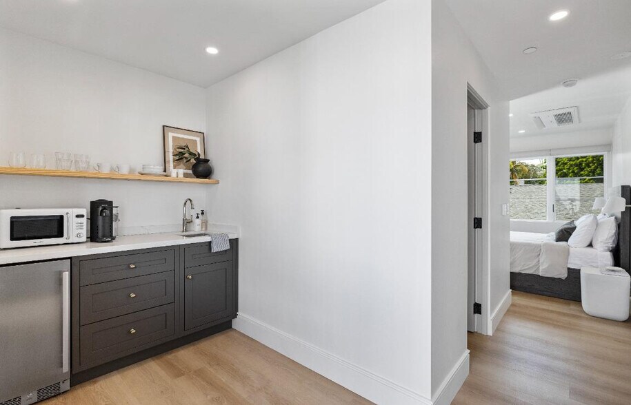 More Photos Of 1018 Garden St, Santa Barbara Hotel For Sale