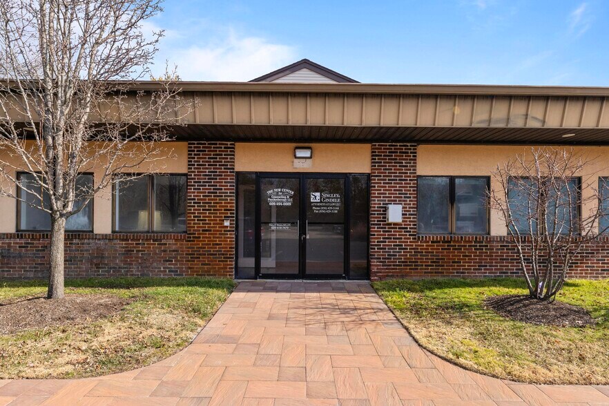 More Photos Of 675 Route 72 E, Manahawkin Office For Sale