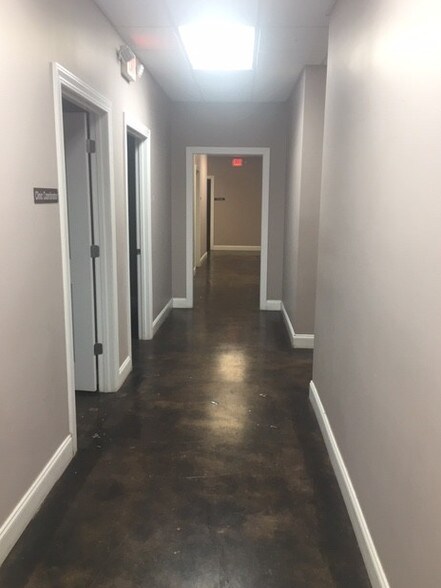 More Photos Of 455 E Parkview St, Dyersburg Office For Sale