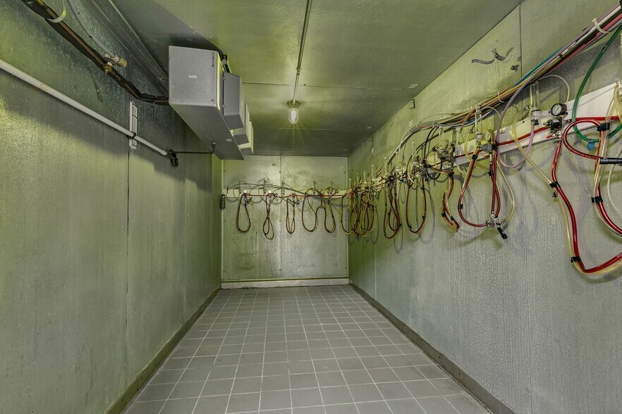 More Photos Of 14860 165th Ave, Becker Restaurant For Sale