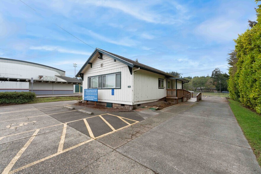 More Photos Of 2184 Broadway Ave, North Bend Office For Sale