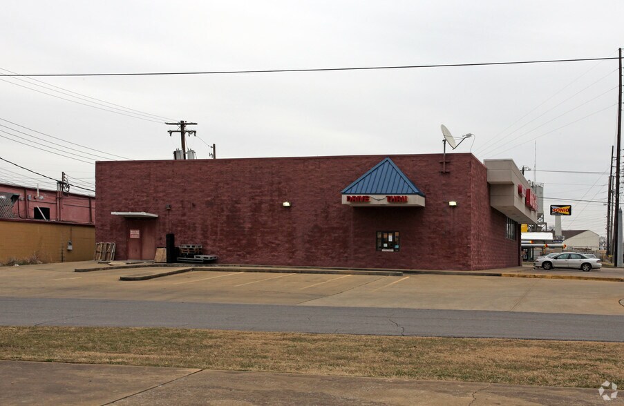 More Photos Of 3206 15th St, Tuscaloosa Drugstore For Lease