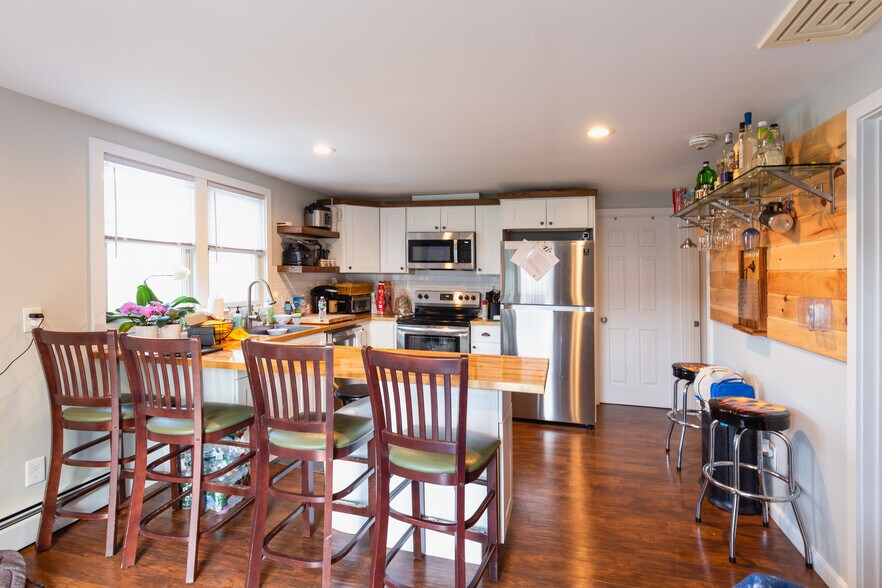More Photos Of 176-178 Court St, Plymouth Apartments For Sale
