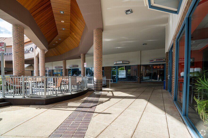 More Photos Of 3120 Fairview Park Dr, Falls Church Office For Lease