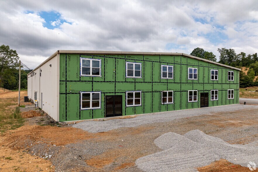 More Photos Of 2687 Hwy 25 E, Tazewell Flex For Lease