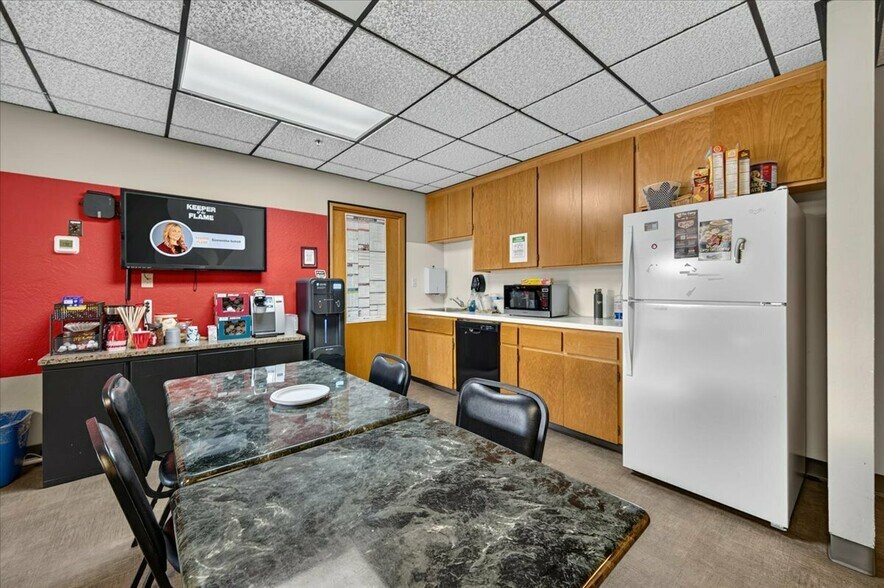 More Photos Of 2600 Shaw Ave, Fresno Office For Sale