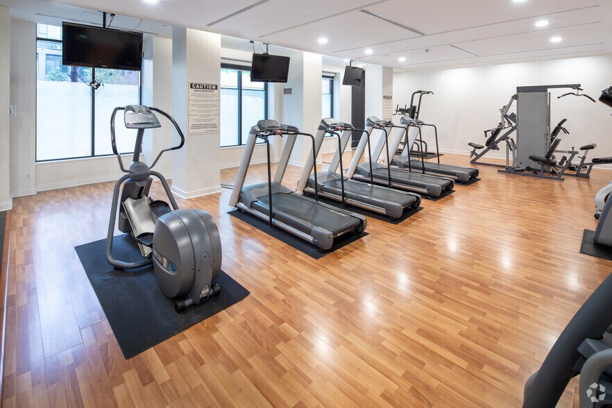 More Photos Of 167 Church St, Toronto Apartments For Lease